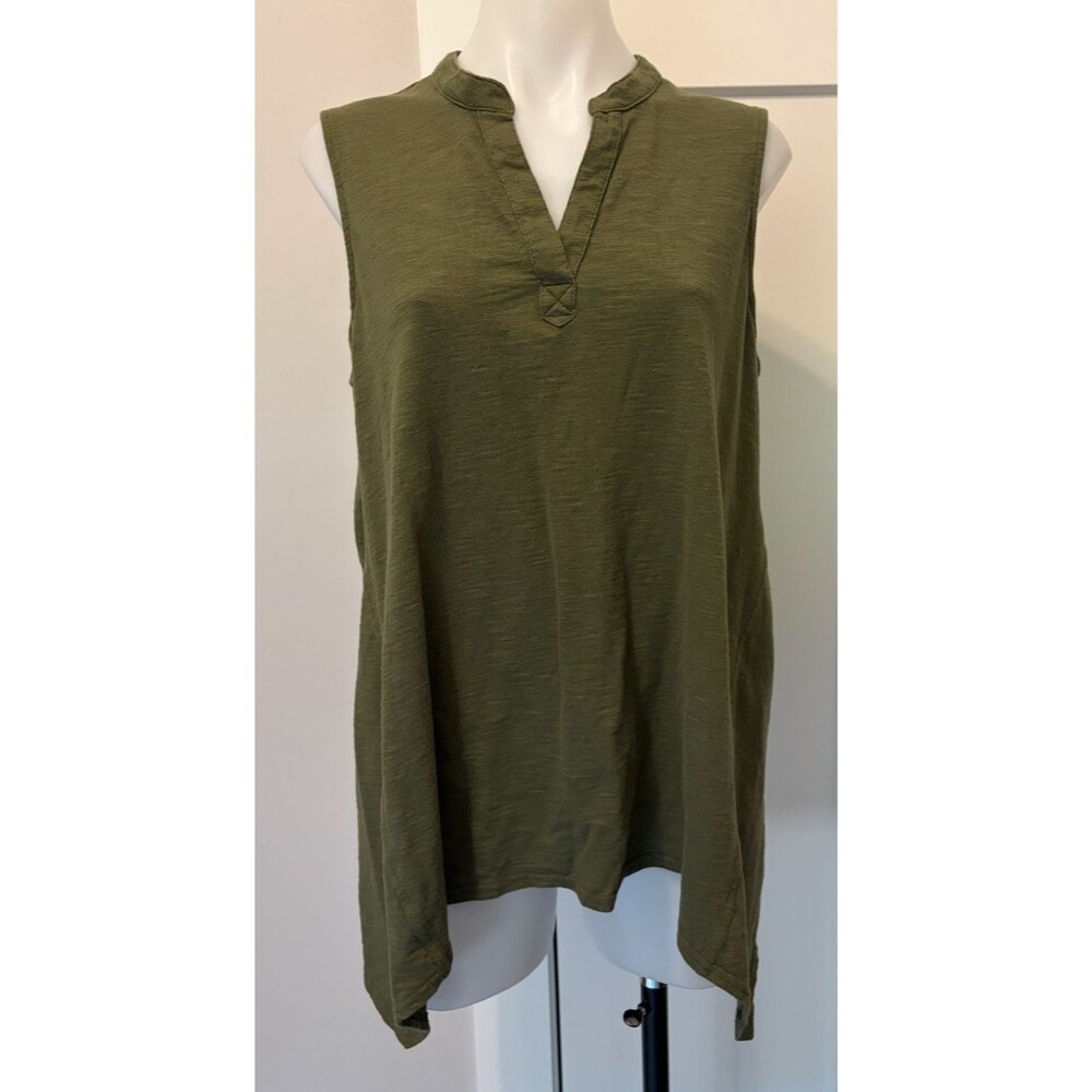 CHICOS Womens Knit TOP Sleeveless GREEN Sharkbite Hem Size 2 (L)